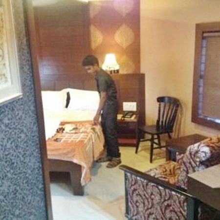 Royal Avenue Hotel บังกาลอร์ ภายนอก รูปภาพ